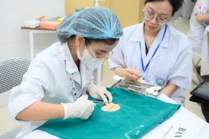 Học ngành Y – Dược năm 2025: Cơ hội học bổng 100% & Định hướng nghề nghiệp